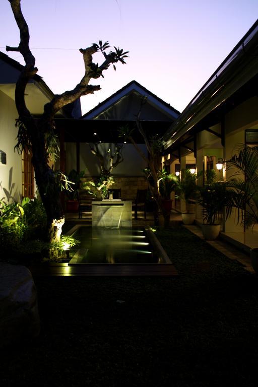 Grand Marto Hotel Yogyakarta Exteriör bild
